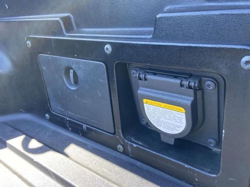 Used 2018 Toyota Tacoma SR image 30