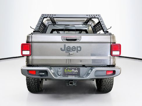 Used 2022 Jeep Gladiator Sport image 7