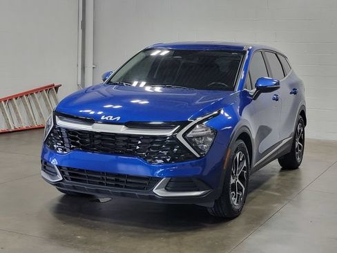 Used 2023 Kia Sportage EX FWD image 2