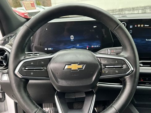 Used 2026 Chevrolet Equinox LT image 23