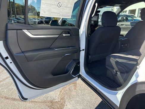 New 2026 GMC Acadia Elevation image 29