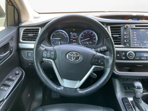 Used 2019 Toyota Highlander Limited Platinum AWD/4WD image 12