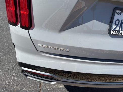 Used 2023 Kia Sorento SX image 7