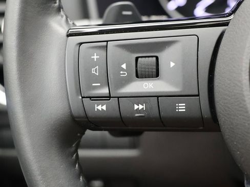 Used 2023 Nissan Rogue SL w/ SL Premium Package image 19