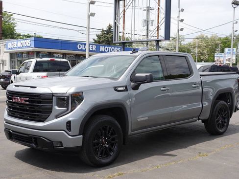 Used 2024 GMC Sierra 1500 Elevation AWD/4WD image 2