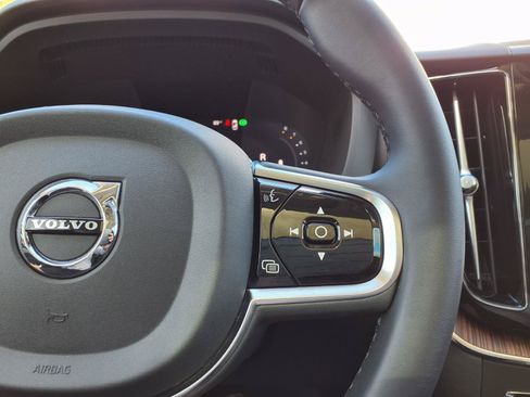 Certified 2024 Volvo XC60 B5 Plus w/ Protection Package Premier AWD/4WD image 27