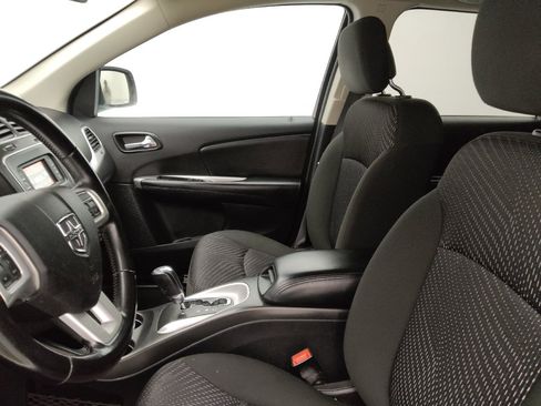 Used 2020 Dodge Journey SE w/ SE Popular Equipment Group image 17