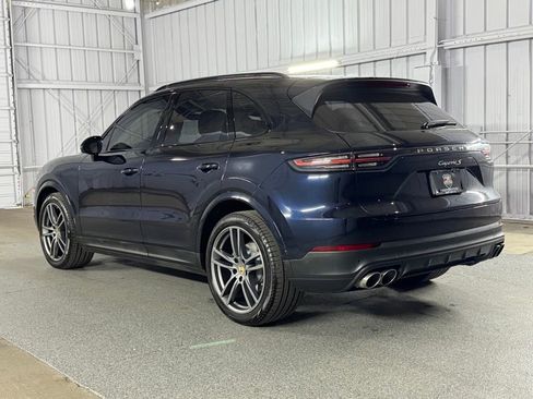 Used 2022 Porsche Cayenne S image 13