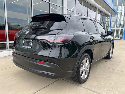 Certified 2025 Honda HR-V LX image 5