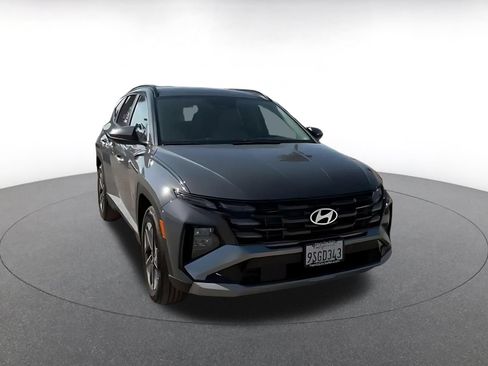 Used 2025 Hyundai Tucson SEL FWD image 3