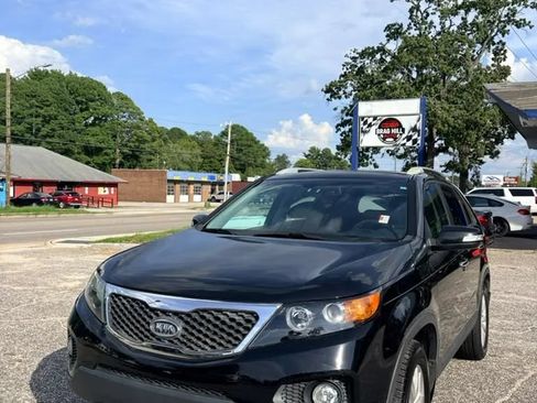 Used 2011 Kia Sorento EX w/ Premium Pkg FWD image 2