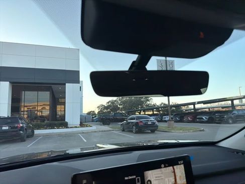 Used 2025 Mitsubishi Outlander ES image 16