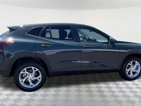 New 2026 Chevrolet Trax LS w/ LS Convenience Package FWD image 4