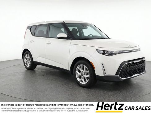 Used 2025 Kia Soul LX w/ LX Technology Package FWD image 1