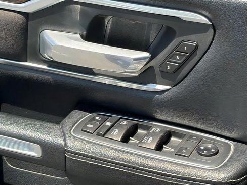 Used 2020 RAM 1500 Laramie AWD/4WD image 15