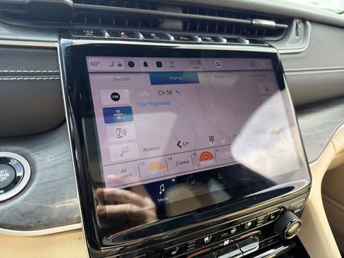 Certified 2023 Jeep Grand Cherokee Limited w/ Luxury Tech Group II image 20