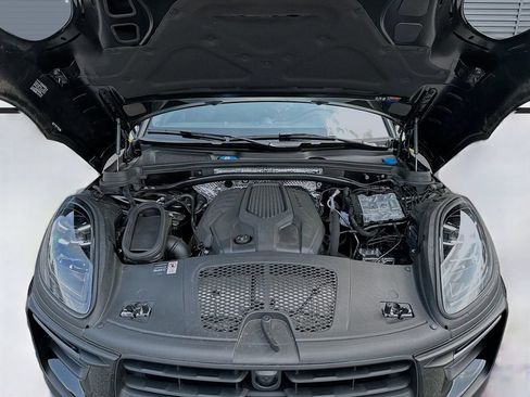 Certified 2026 Porsche Macan AWD/4WD image 29