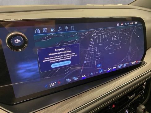New 2026 Chevrolet Suburban Premier w/ Sun And Tow Package AWD/4WD image 18