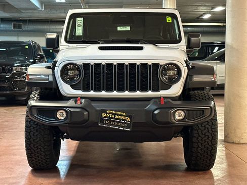 New 2026 Jeep Wrangler Unlimited Rubicon AWD/4WD image 8