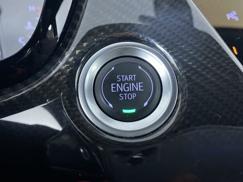 Certified 2025 Cadillac XT6 Sport w/ LPO, Onyx Lite Package image 9