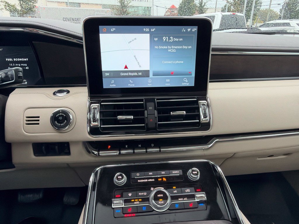 Used 2021 Lincoln Navigator L Reserve w/ Luxury Package AWD/4WD image 13
