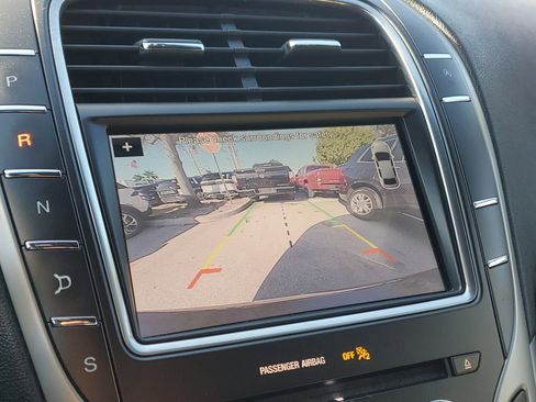 Used 2019 Lincoln Nautilus FWD image 25