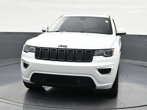 Used 2021 Jeep Grand Cherokee Laredo X RWD image 9
