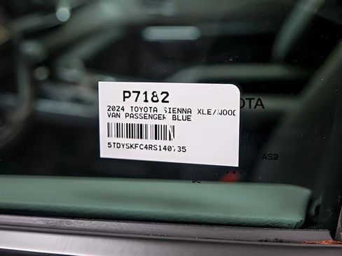 Certified 2024 Toyota Sienna XLE AWD/4WD image 29