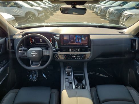 New 2026 Nissan Pathfinder SL FWD image 11