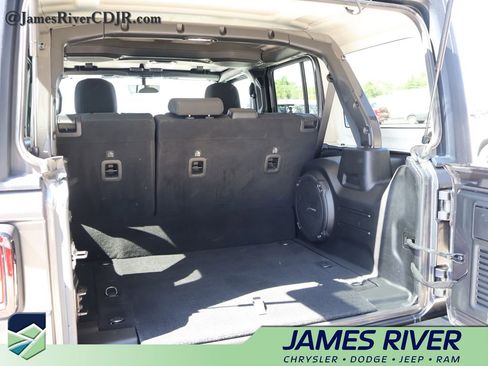 Used 2023 Jeep Wrangler Unlimited w/ Cold Weather Group AWD/4WD image 15