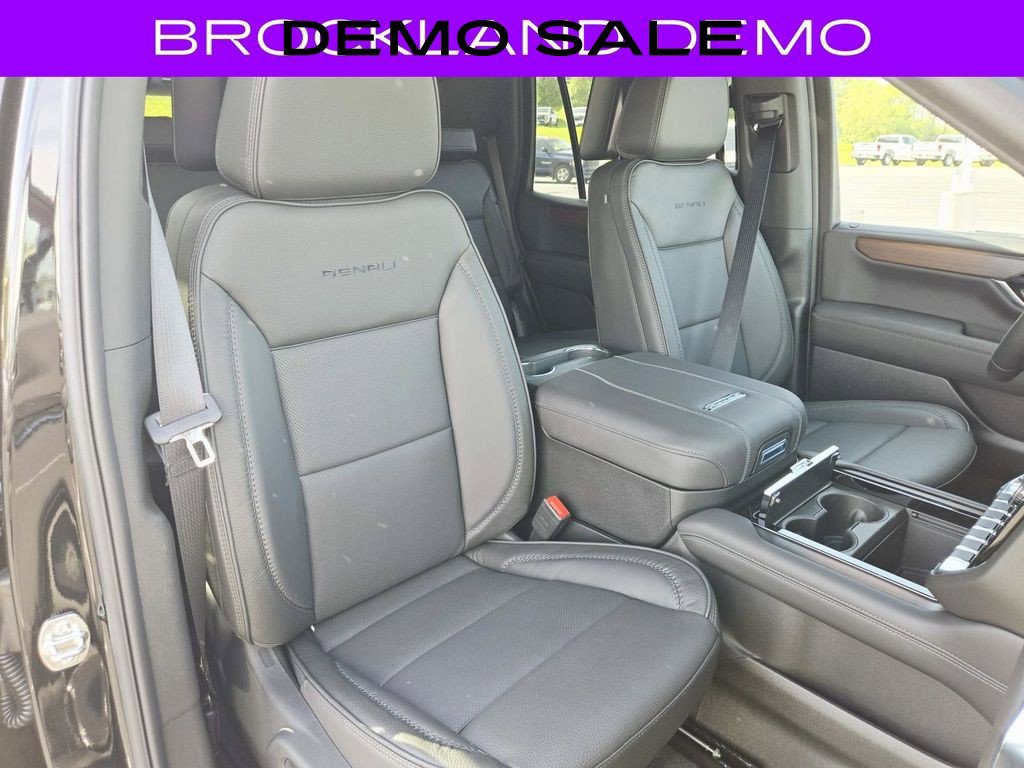 New 2026 GMC Yukon Denali w/ Denali Reserve Package AWD/4WD image 19
