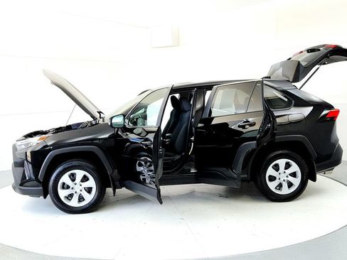 Used 2025 Toyota RAV4 LE AWD/4WD image 10