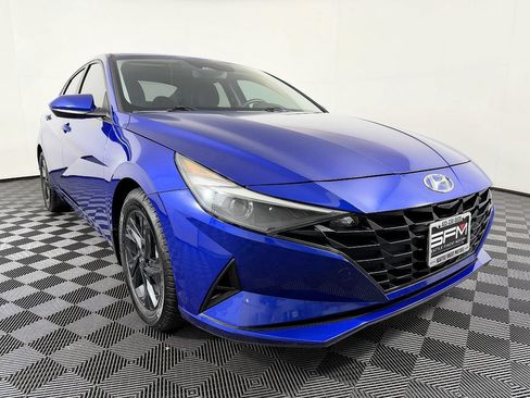 Used 2023 Hyundai Elantra SEL FWD image 5
