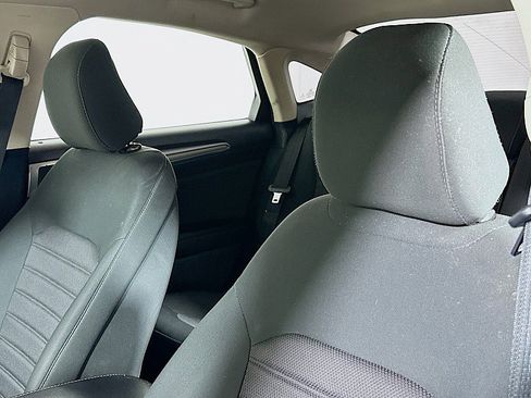 Used 2020 Ford Fusion SE AWD/4WD image 19