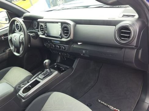 Used 2023 Toyota Tacoma TRD Sport w/ Technology Package AWD/4WD image 28