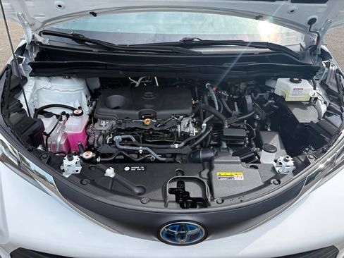 Used 2021 Toyota Sienna LE FWD image 24