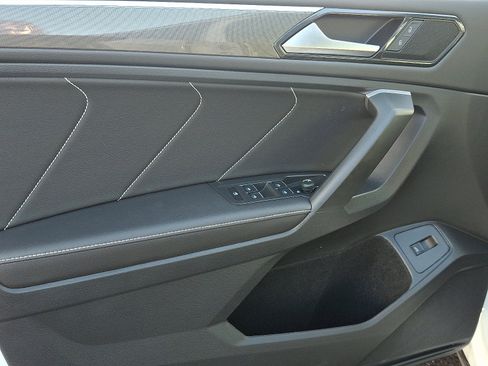 Used 2024 Volkswagen Tiguan SE R-Line image 12