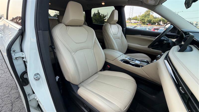 Used 2023 INFINITI QX60 Pure w/ Cargo Package AWD/4WD image 17