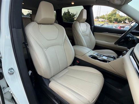Used 2023 INFINITI QX60 Pure w/ Cargo Package AWD/4WD image 17