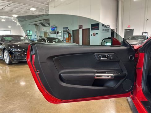 Used 2017 Ford Mustang GT w/ GT Performance Package image 11