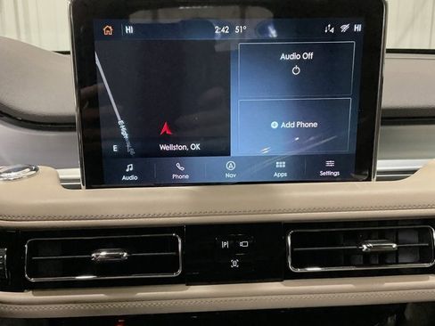 Used 2023 Lincoln Aviator 2WD w/ Premium Package image 18