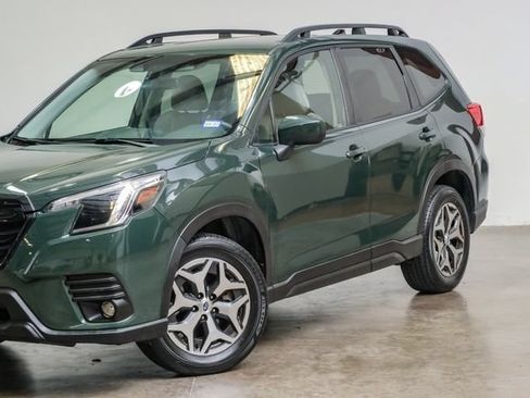 Used 2024 Subaru Forester Premium AWD/4WD image 8