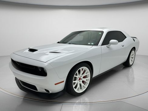 Used 2019 Dodge Challenger R/T Scat Pack w/ Dynamics Package RWD image 6