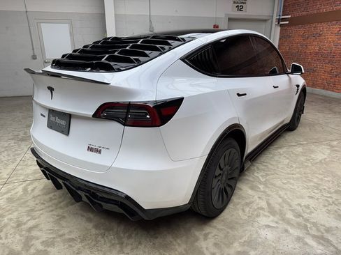 Used 2024 Tesla Model Y Long Range image 5