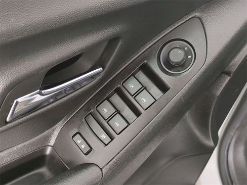 Certified 2022 Chevrolet Trax LT w/ LT Convenience Package image 22