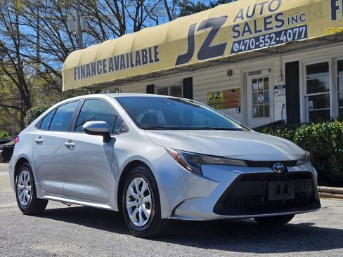 Used 2022 Toyota Corolla LE image 1