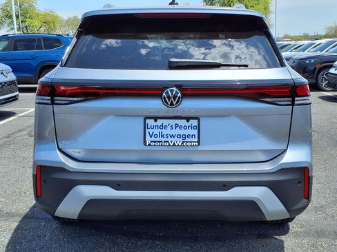 New 2026 Volkswagen Tiguan SE FWD image 4