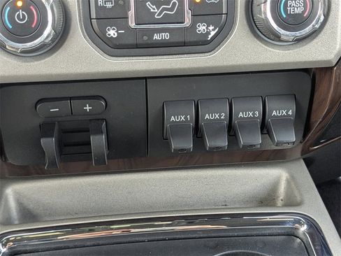 Used 2015 Ford F250 Lariat w/ Lariat Interior Package image 24