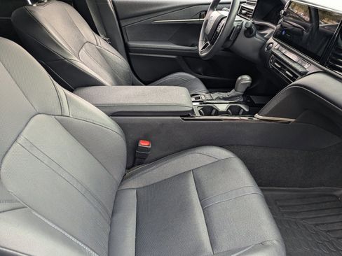 Used 2025 Toyota Camry XSE image 12