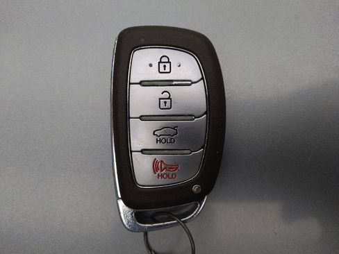 Used 2014 Hyundai Elantra Sport FWD image 32